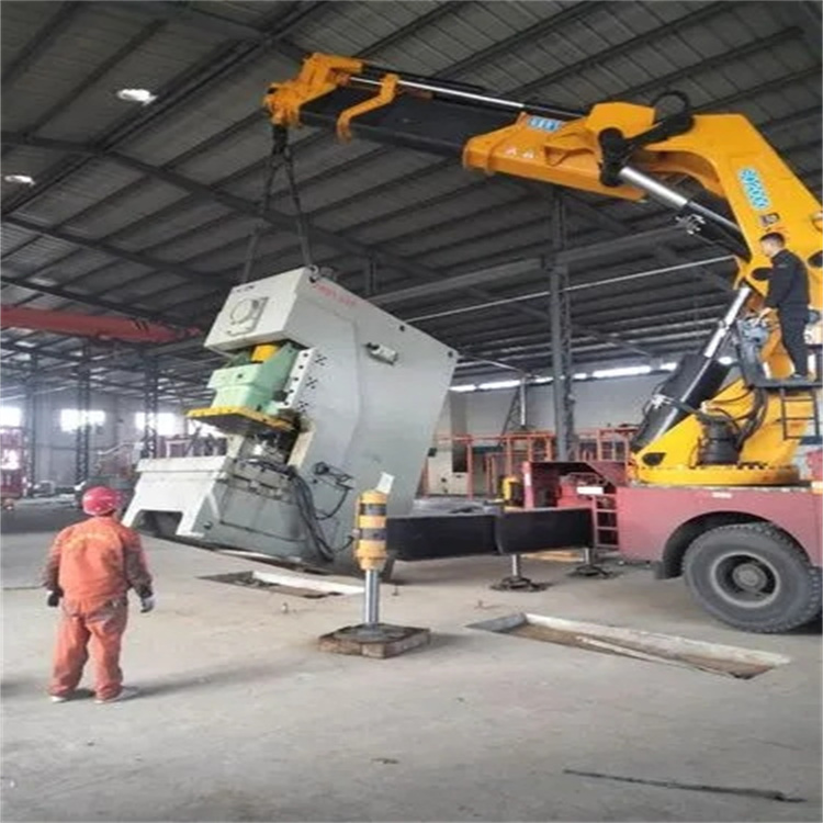 蚌埠蚌山80吨折臂吊车出租附近电话