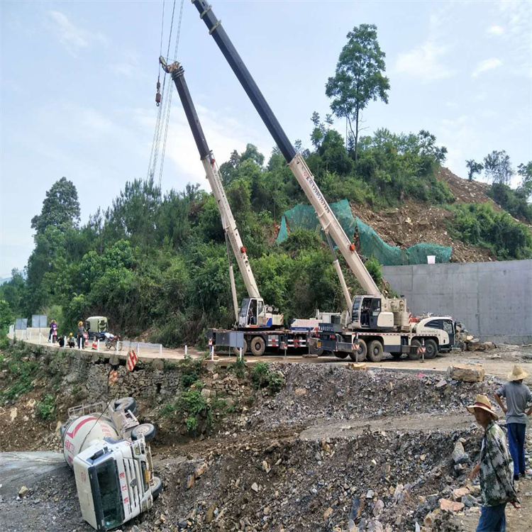蚌埠蚌山汽车掉沟里叫吊车救援要多少钱